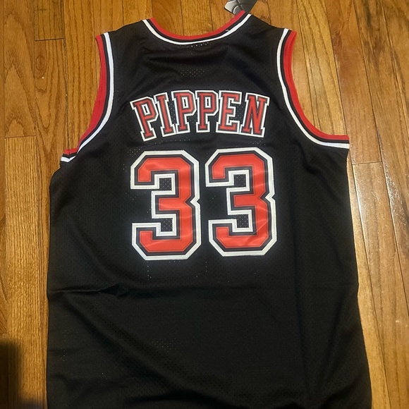 Scottie Pippen Bulls Jersey - Picture 5 of 6